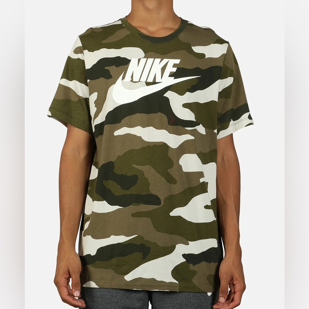 Nike camo graphic short sleeve tee